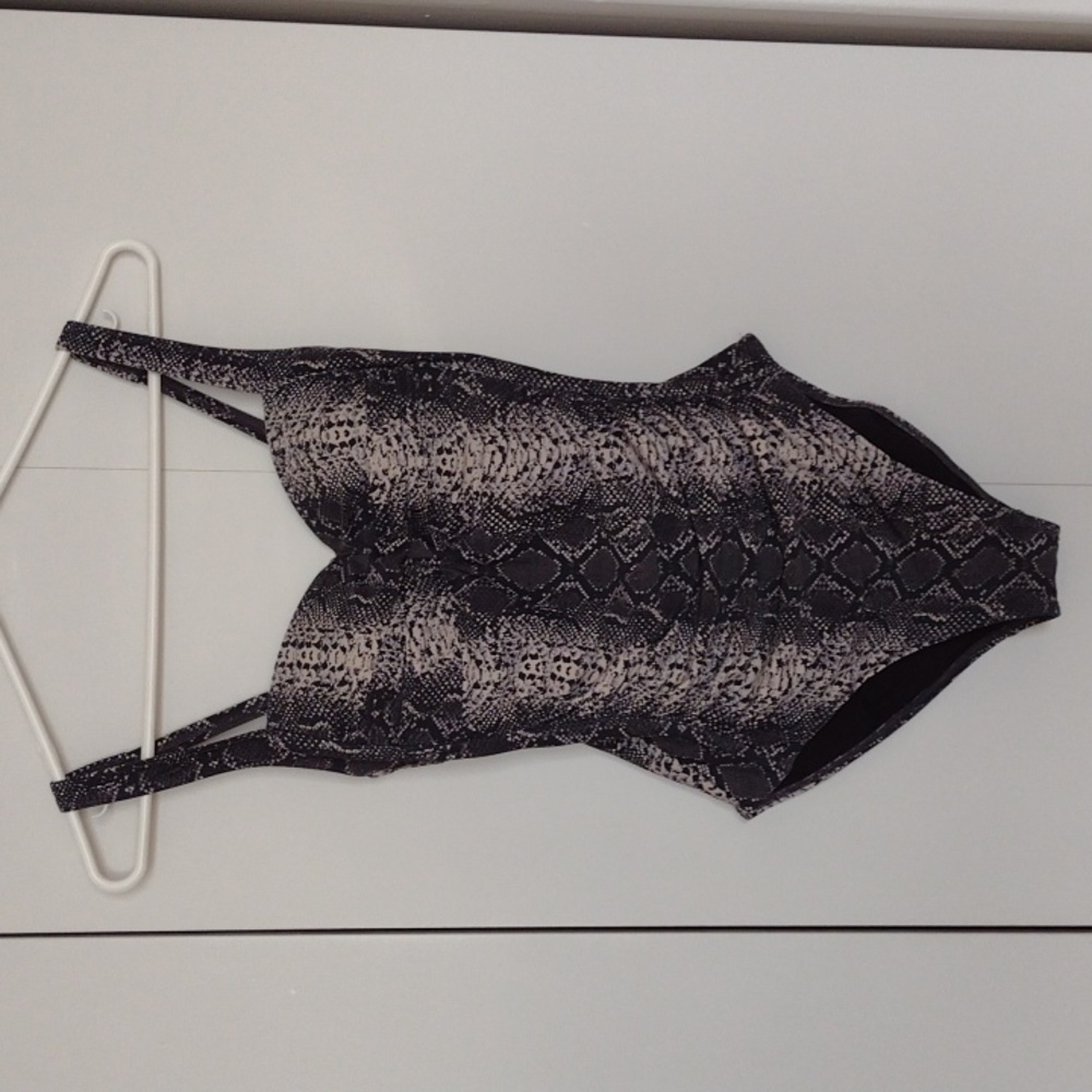 🌸 BOND-EYE AUSTRALIA SWIMSUIT NWOT
